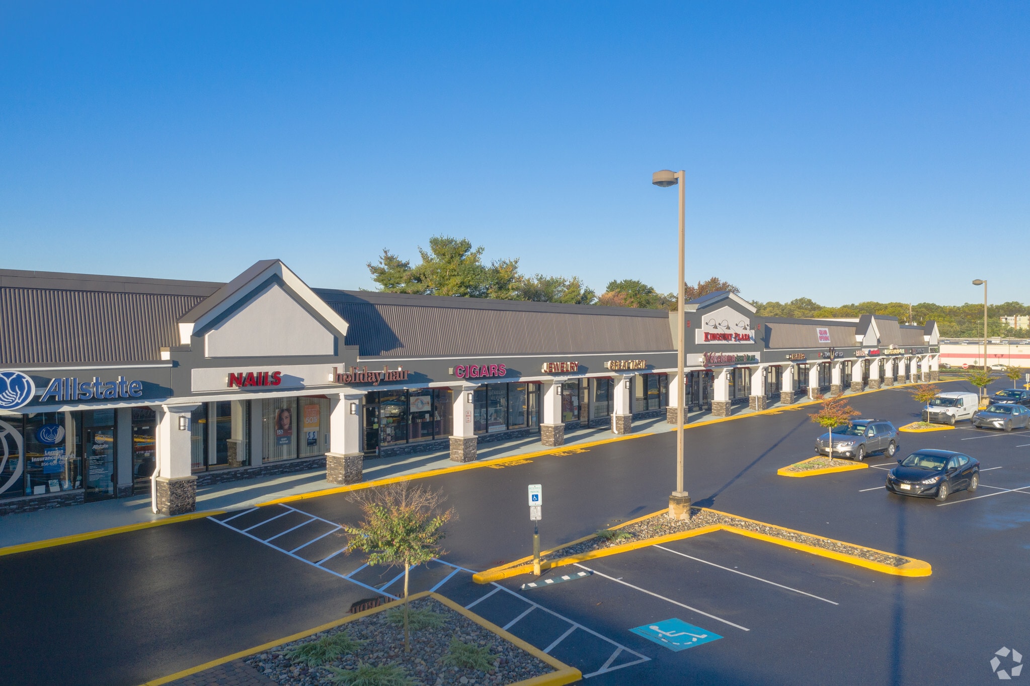 300 S Lenola Rd, Maple Shade Township, NJ à louer Photo de l’immeuble– Image 1 sur 6