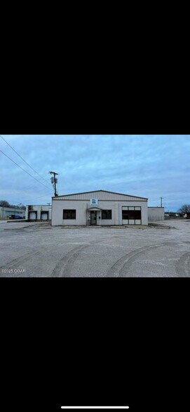 108 Dairy st, Monett, MO à vendre - Photo de l’immeuble – Image 2 sur 18