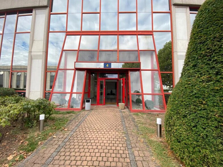 86-114 Avenue Louis Roche, Gennevilliers à louer - Photo de l’immeuble – Image 2 sur 16