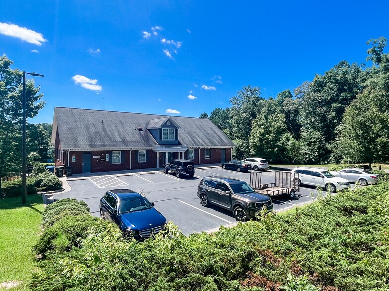 4628 Industry Ln, Durham, NC à louer - Photo de l’immeuble – Image 3 sur 31