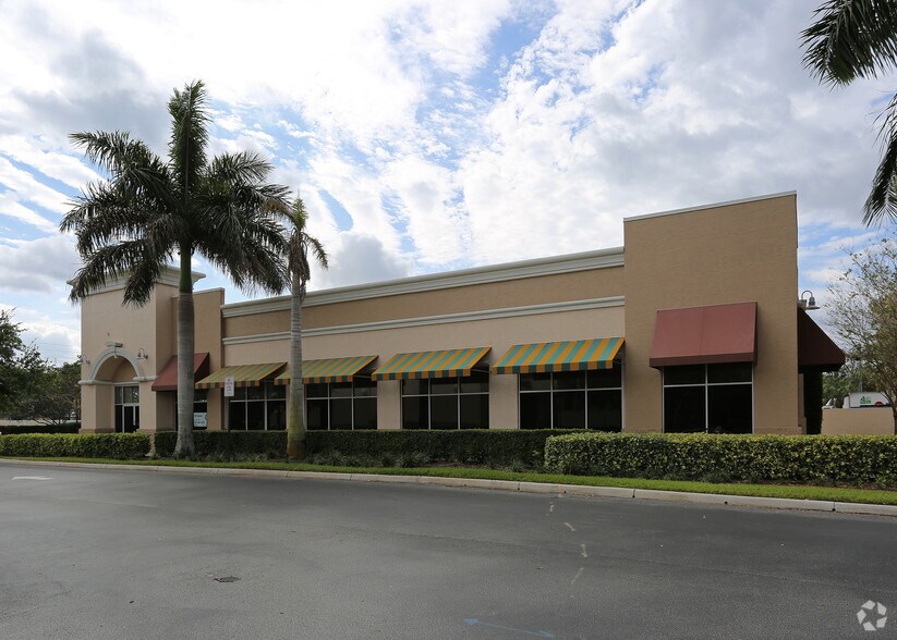 4660 W Hillsboro Blvd, Coconut Creek, FL à louer - Photo de l’immeuble – Image 2 sur 15