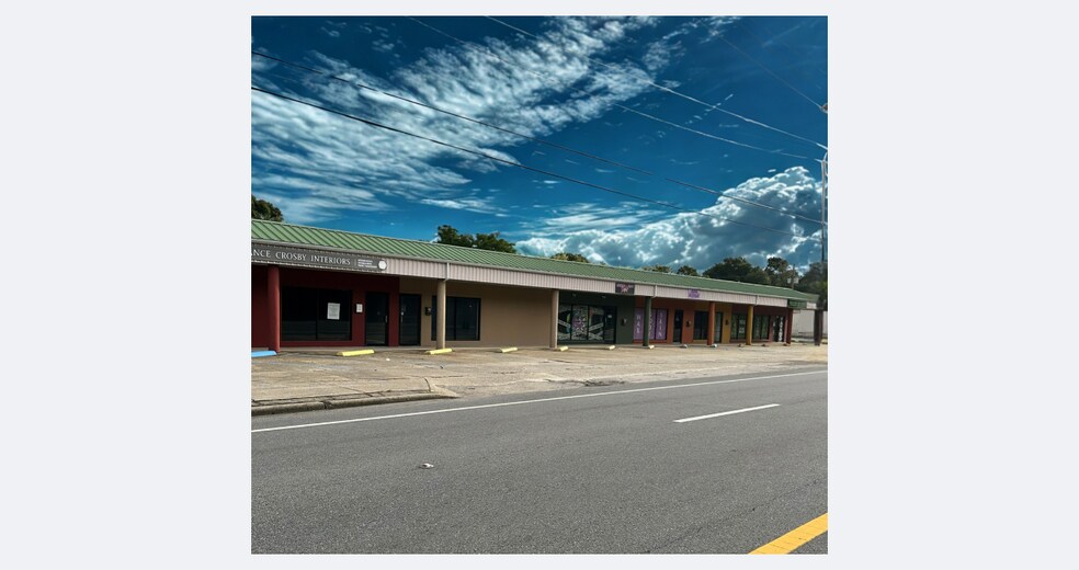 3620-3642 Barrancas Ave, Pensacola, FL à louer - Photo de l’immeuble – Image 3 sur 4