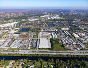 6683 Southern Blvd, West Palm Beach, FL à louer Photo de l’immeuble– Image 2 sur 2