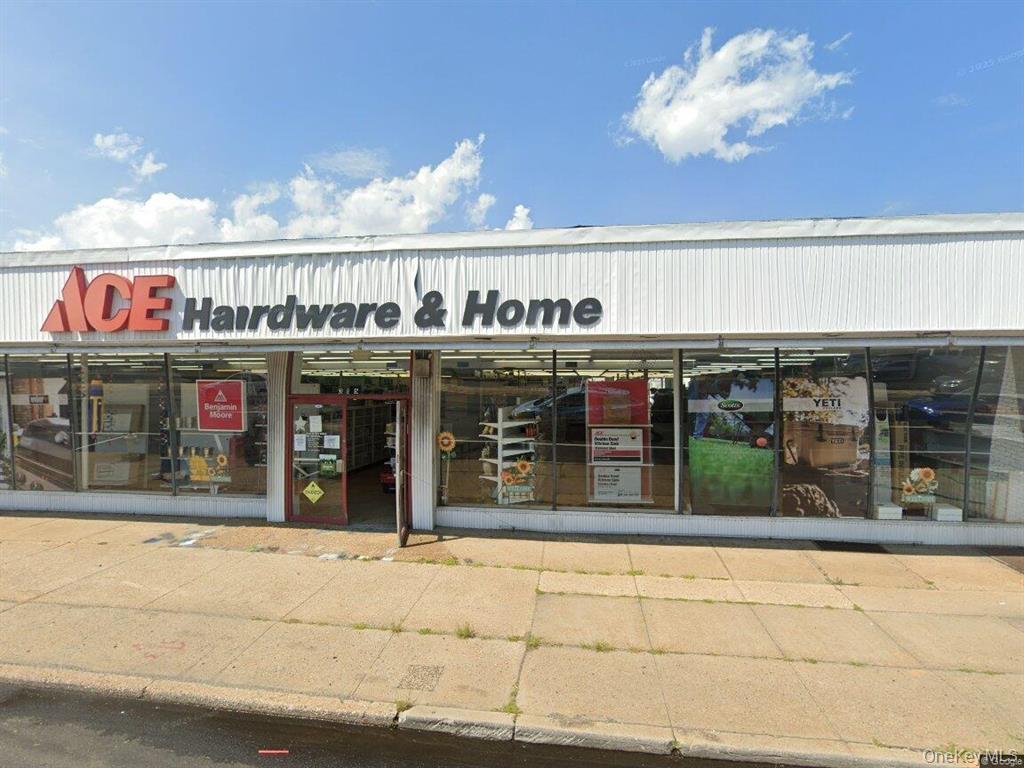 313-323 Sunrise Hwy, Rockville Centre, NY à louer Photo principale– Image 1 sur 3