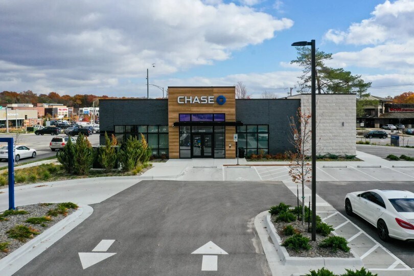 9500 Mission Rd, Prairie Village, KS à vendre - Photo de l’immeuble – Image 2 sur 8