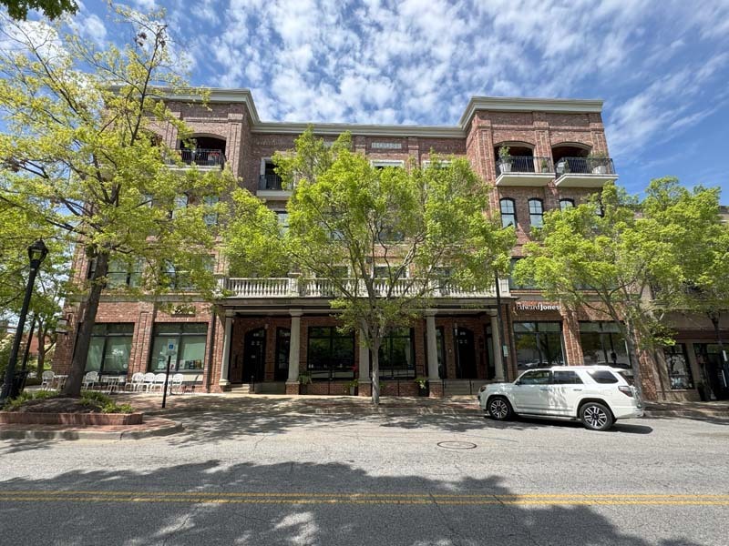 820 S Main St, Greenville, SC à louer Photo de l’immeuble– Image 1 sur 9