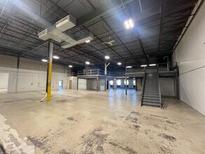 110 Shawmut Rd, Canton, MA à louer Photo intérieure– Image 2 sur 7