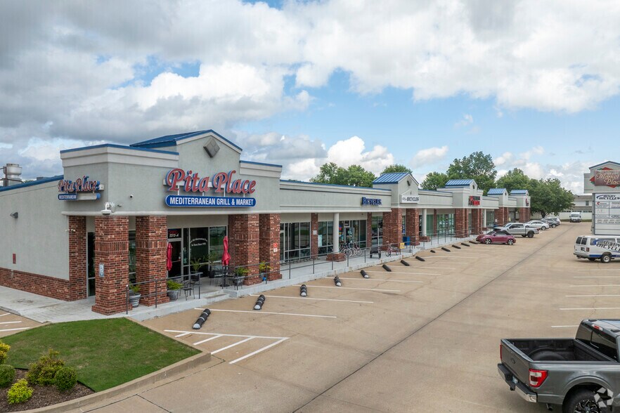 8315 E 111th St, Tulsa, OK à louer - Photo de l’immeuble – Image 2 sur 10