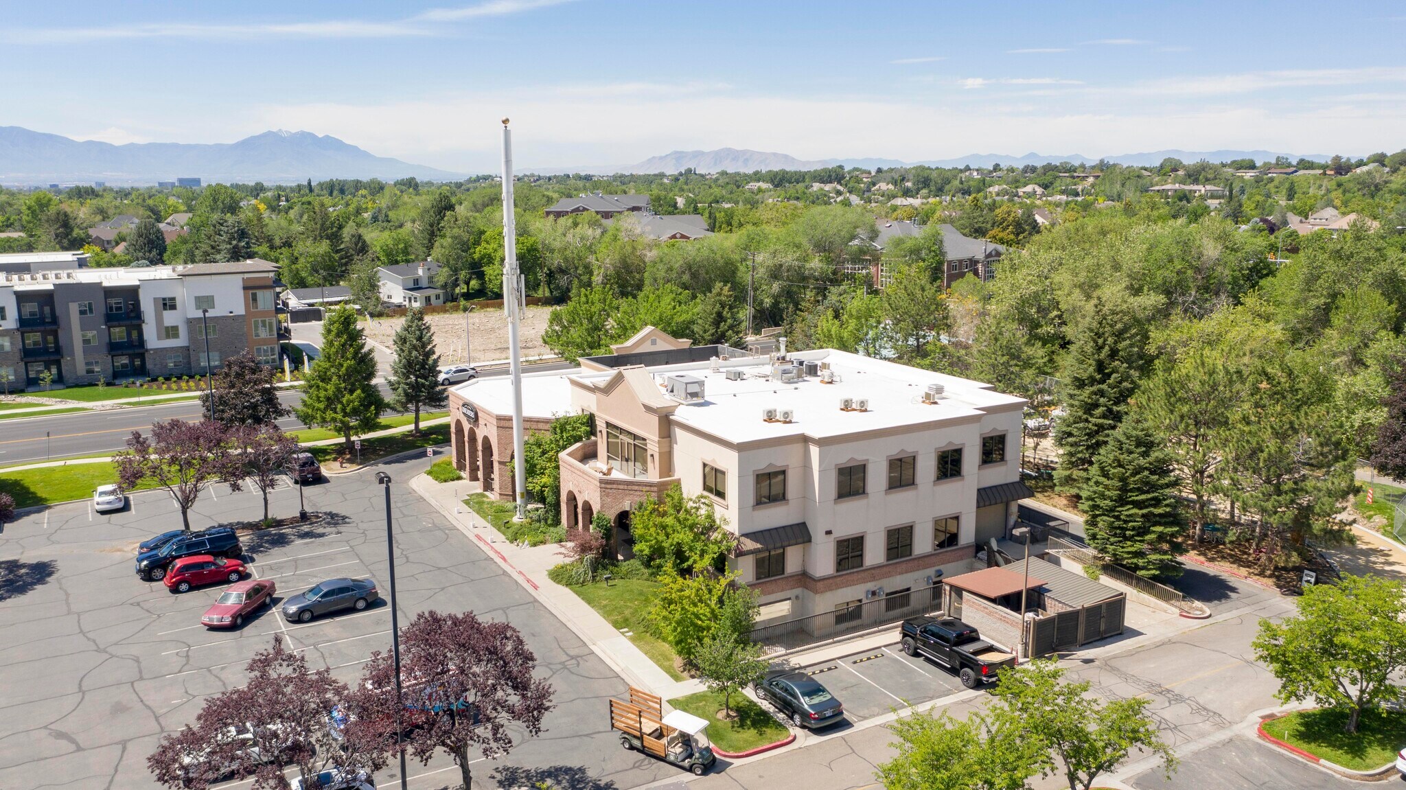 4833 Edgewood Dr, Provo, UT à louer Photo de l’immeuble– Image 1 sur 3
