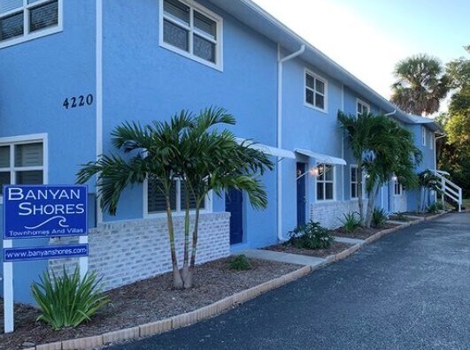 4220 NE Indian River Dr, Jensen Beach, FL à vendre - Photo de l’immeuble – Image 1 sur 3