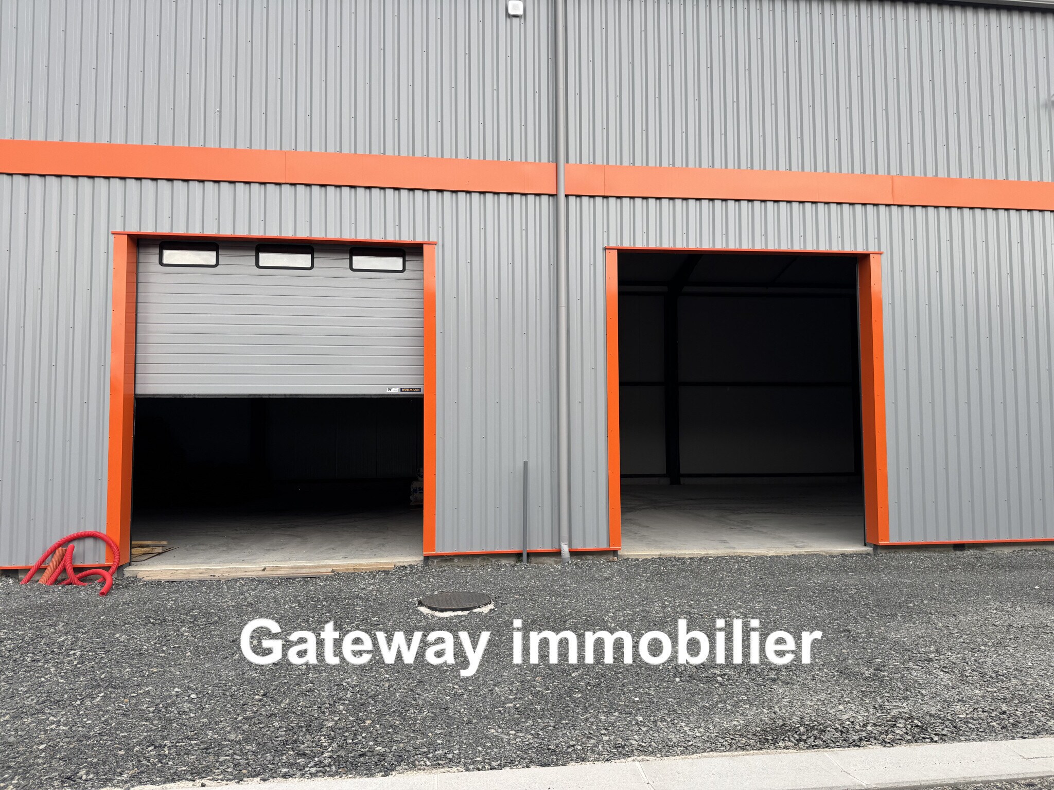 Industriel/Logistique dans Creuzier-le-Neuf à louer Photo de l’immeuble– Image 1 sur 10