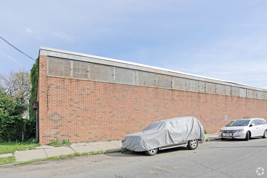 106-20 180 St, Jamaica, NY à louer - Photo de l’immeuble – Image 3 sur 5