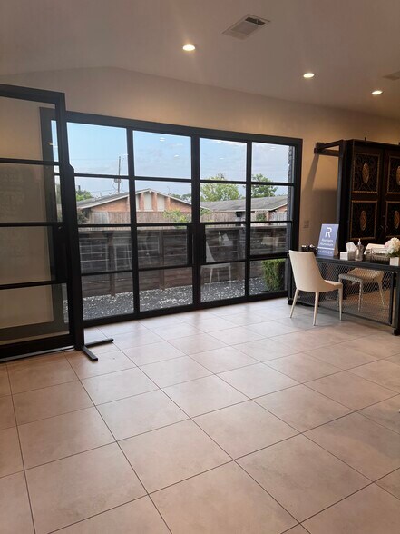 4739 Merwin St, Houston, TX à louer - Photo de l’immeuble – Image 2 sur 20