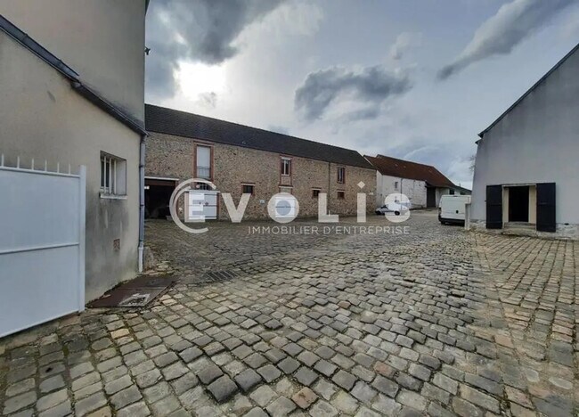 Plus de détails pour Local d'activités à louer