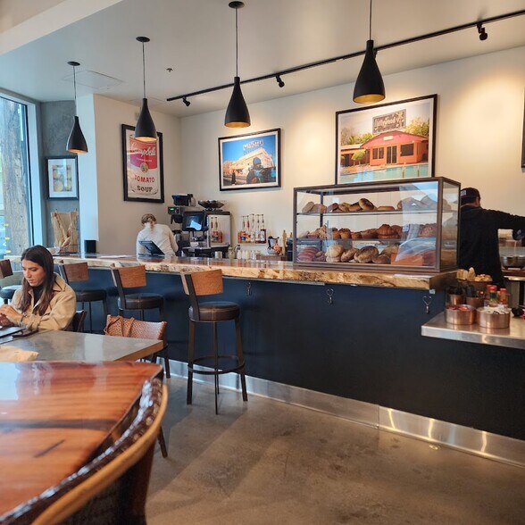 5135 W Adams Blvd, Los Angeles, CA à louer - Photo intérieure – Image 3 sur 10