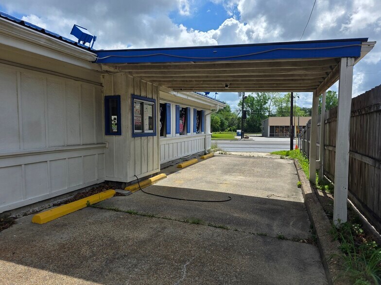 720 Highway 96 S, Silsbee, TX à vendre - Photo de l’immeuble – Image 2 sur 6