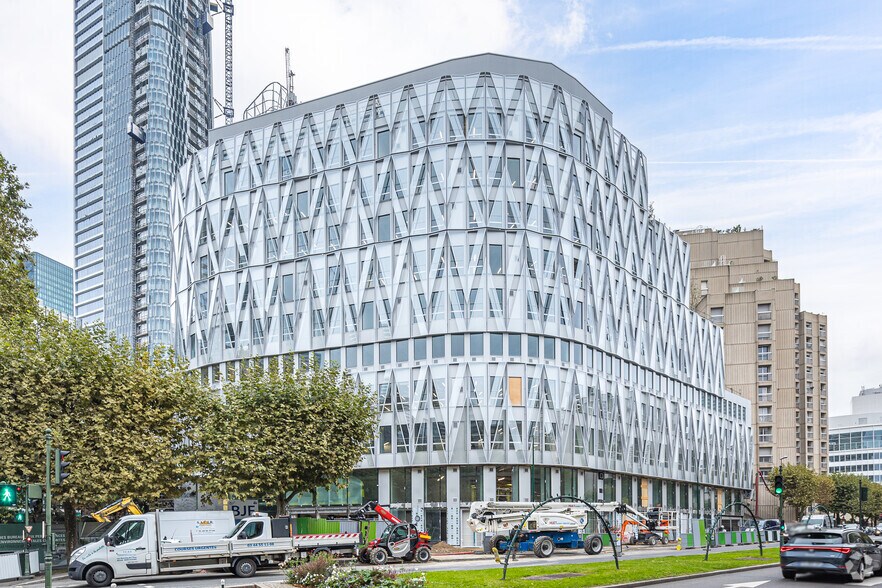 Rue Paul Lafargue, Puteaux à louer - Photo principale – Image 1 sur 3