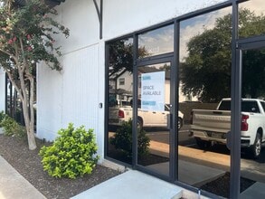 5555 N Lamar Blvd, Austin, TX à louer Photo intérieure– Image 1 sur 8