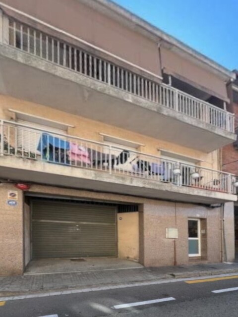 Immeuble residentiel dans Sant Vicenç dels Horts, Barcelona à vendre Photo principale– Image 1 sur 2