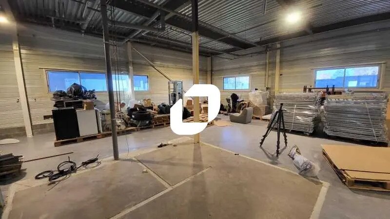 Local d’activités dans Canéjan à louer - Photo de l’immeuble – Image 3 sur 15