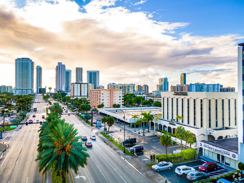 2100 E Hallandale Beach Blvd, Hallandale Beach, FL à louer - Aérien – Image 3 sur 12