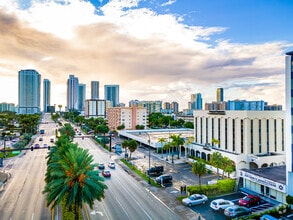 2100 E Hallandale Beach Blvd, Hallandale Beach, FL - VUE AÉRIENNE  vue de carte - Image1