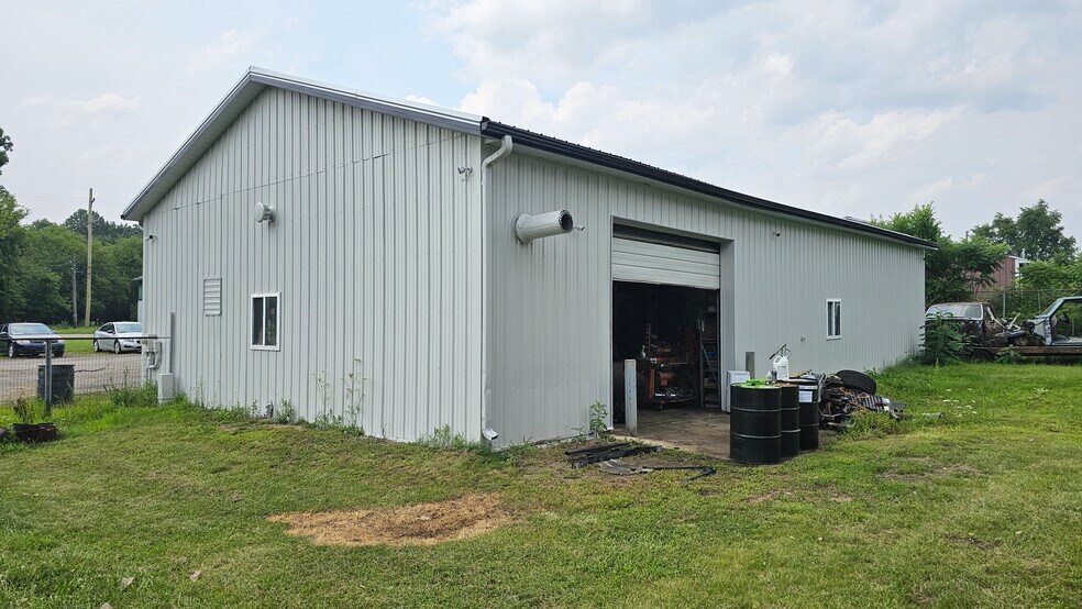 4114 E Michigan Ave, Jackson, MI à vendre - Photo de l’immeuble – Image 2 sur 31