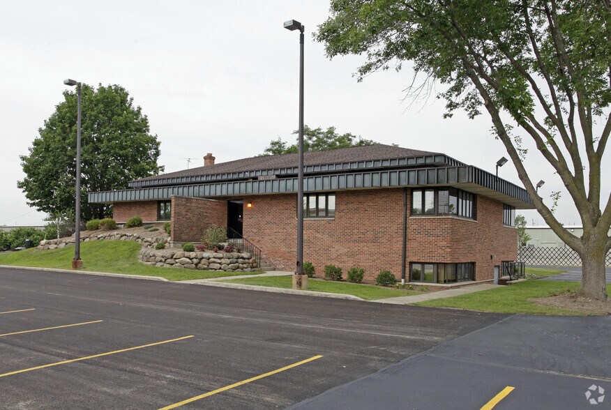 5700 77th St, Kenosha, WI à vendre - Photo principale – Image 1 sur 5