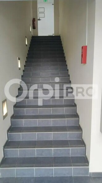 Bureau dans Reims à louer - Photo de l’immeuble – Image 2 sur 2