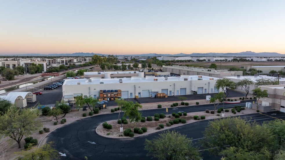 2330 S Airport Blvd, Chandler, AZ à vendre - Photo de l’immeuble – Image 2 sur 6