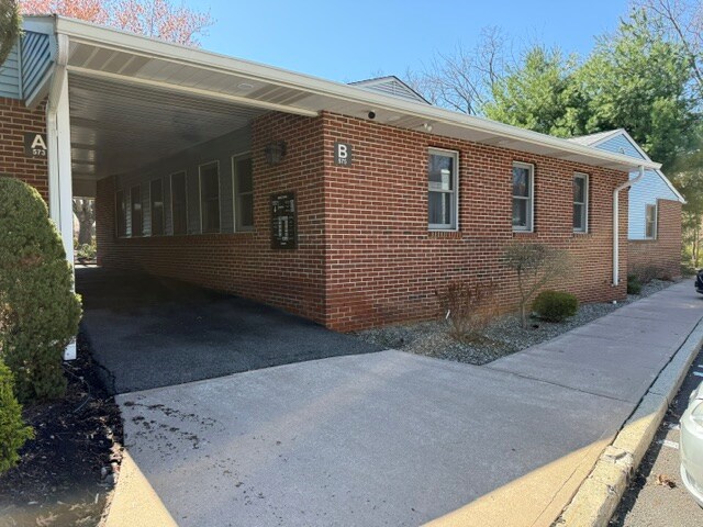 573-577 Cranbury-south River Rd, East Brunswick, NJ à louer - Photo de l’immeuble – Image 3 sur 9