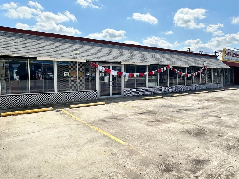 804, 806, 808 Lockhill Selma portefeuille de 3 biens à vendre sur LoopNet.fr - Photo de l’immeuble – Image 2 sur 27