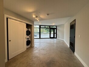 10963 San Pablo Ave, El Cerrito, CA à louer Photo intérieure– Image 2 sur 4