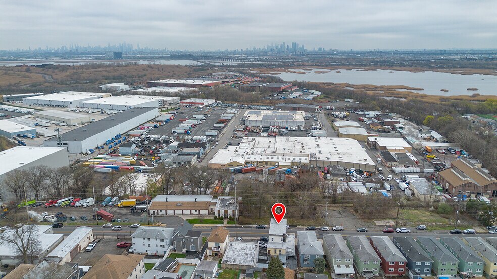 631 Schuyler Ave, Kearny, NJ à louer - Photo de l’immeuble – Image 3 sur 16