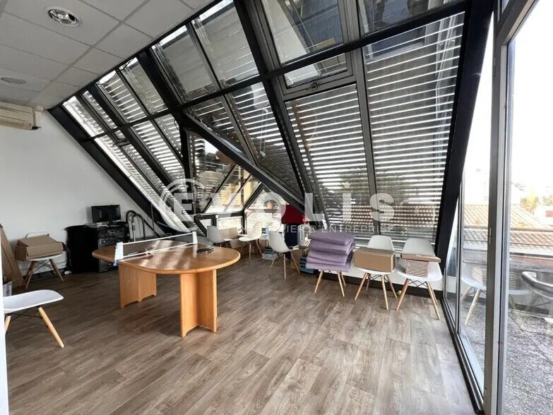 Bureau dans Bordeaux à louer - Photo de l’immeuble – Image 3 sur 5