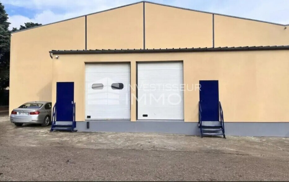 Local d’activités dans Eaubonne à louer - Photo de l’immeuble – Image 1 sur 3