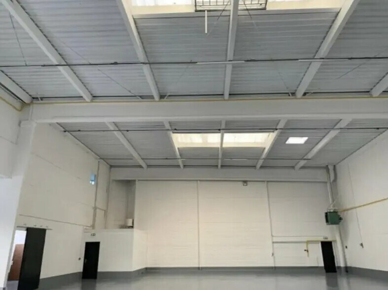 Local d’activités dans Bonneuil-sur-Marne à louer - Photo de l’immeuble – Image 3 sur 4