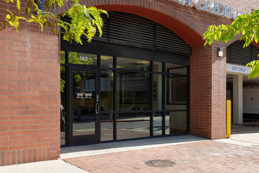 143-165 E Social Hall Ave, Salt Lake City, UT à louer - Photo de l’immeuble – Image 3 sur 4