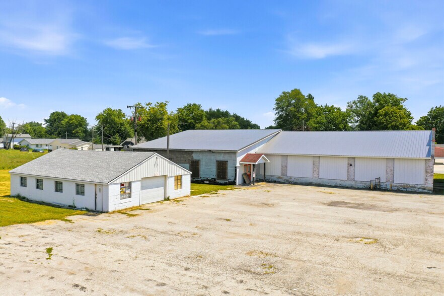 7874 E State Road 28, Elwood, IN à vendre - Photo de l’immeuble – Image 2 sur 32