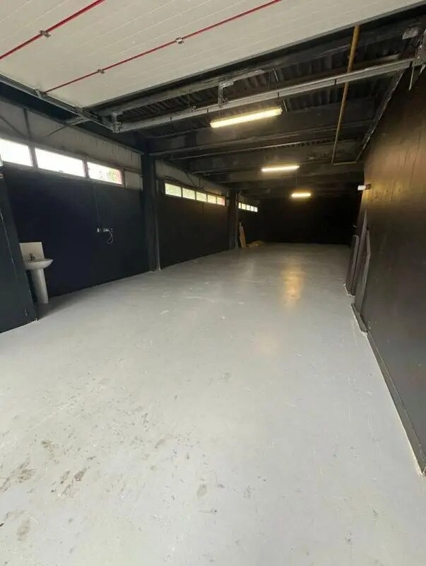 Plus de détails pour Industriel/Logistique à louer