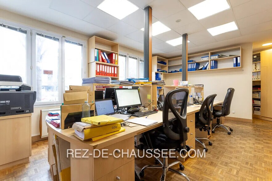 Bureau dans Paris à vendre - Photo de l’immeuble – Image 2 sur 10