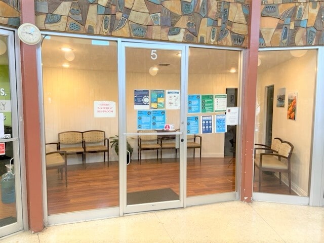 18437 Saticoy St, Reseda, CA à louer Photo intérieure– Image 1 sur 6