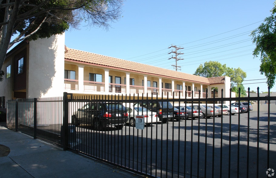 644 W Broadway, Glendale, CA à louer - Photo de l’immeuble – Image 2 sur 13