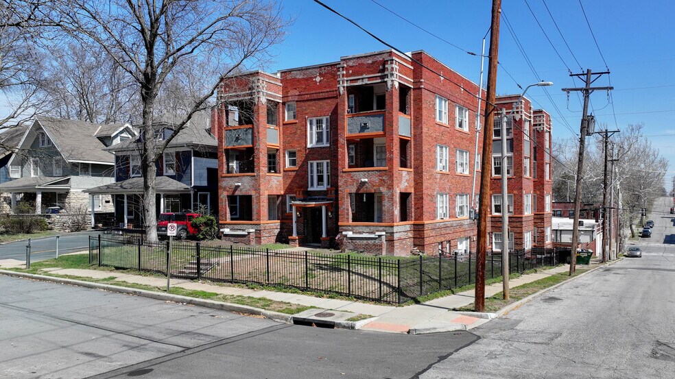 4245-4247 Harrison St, Kansas City, MO à vendre - Photo de l’immeuble – Image 2 sur 20