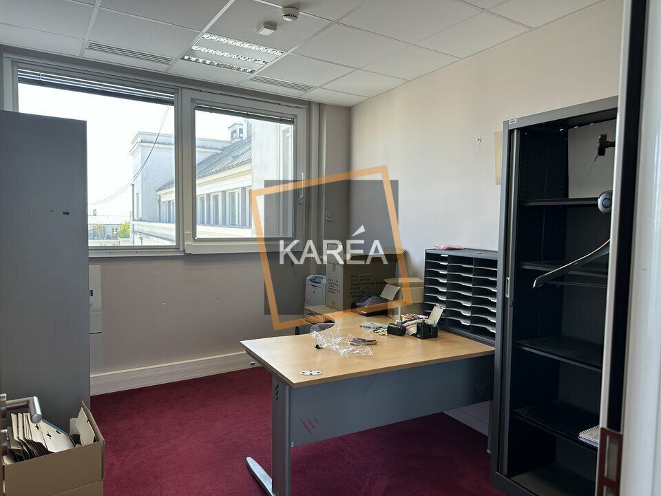 Bureau dans Chessy à louer Photo intérieure– Image 1 sur 6