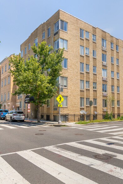 2801 15th St NW, Washington, DC à vendre - Photo de l’immeuble – Image 3 sur 21