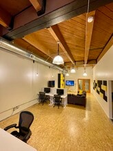 911 E Pike St, Seattle, WA à louer Photo intérieure– Image 2 sur 5