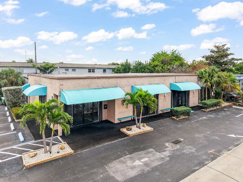 Bureau dans Pembroke Pines, FL à vendre - Photo de l’immeuble – Image 2 sur 22