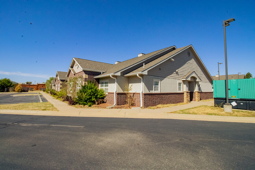 224 E Central Ave, Andover, KS à vendre - Photo de l’immeuble – Image 2 sur 129