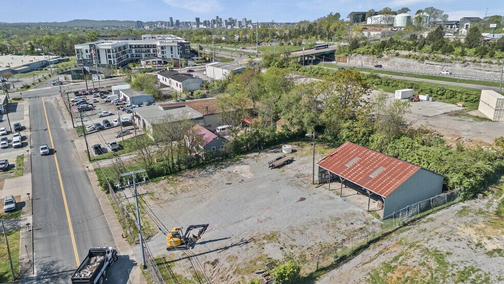 3009-3011 Ambrose Ave, Nashville, TN à louer - Photo de l’immeuble – Image 2 sur 11